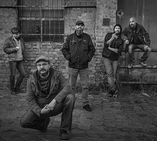Korog és Void ov Voices az A38-on