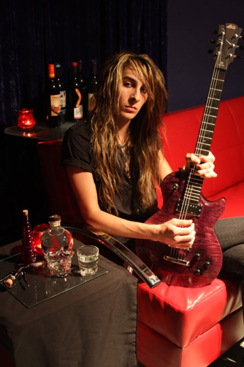 Dario Lorina: „Nagyon inspiráló egy olyan gitárossal zenélni, mint Zakk”