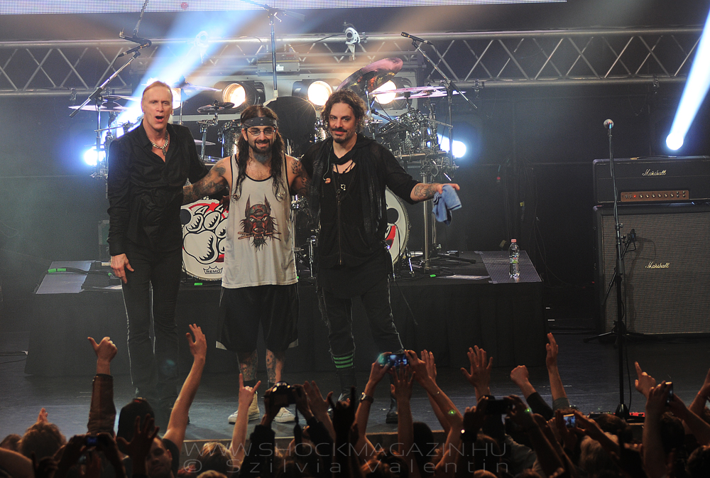0717the_winery_dogs_2016