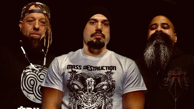 „Ez a dal főhajtás és óda a klasszikus heavy metal dalok és zenekarok előtt, akiken felnőttünk”