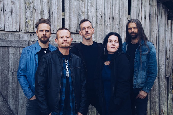 „A dal grunge-ból, posztmetálból és a '70-es évek rockjából merít”