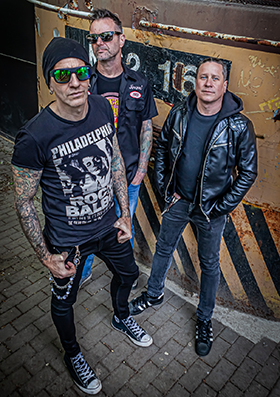 „Sikerült egy tényleg jókedvű, pozitív energiájú, ízig-vérig rock’n’roll cuccot összerántani”