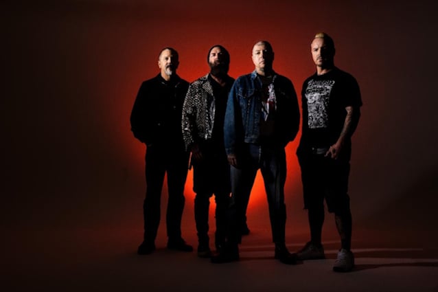 „Nekem mindig is olyan volt ez a szám, mintha a Motörhead Ramonest nyomna”