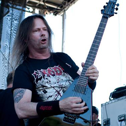 Gary Holt segíti ki a Slayert Hanneman lábadozása alatt