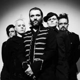 Közös csapatban Hank von Helvete és Tim Skold