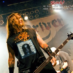 Drogproblémái miatt dobbantott a Devildriver basszusgitárosa