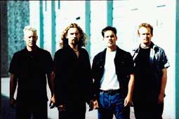 Nickelback: önrivalizálás